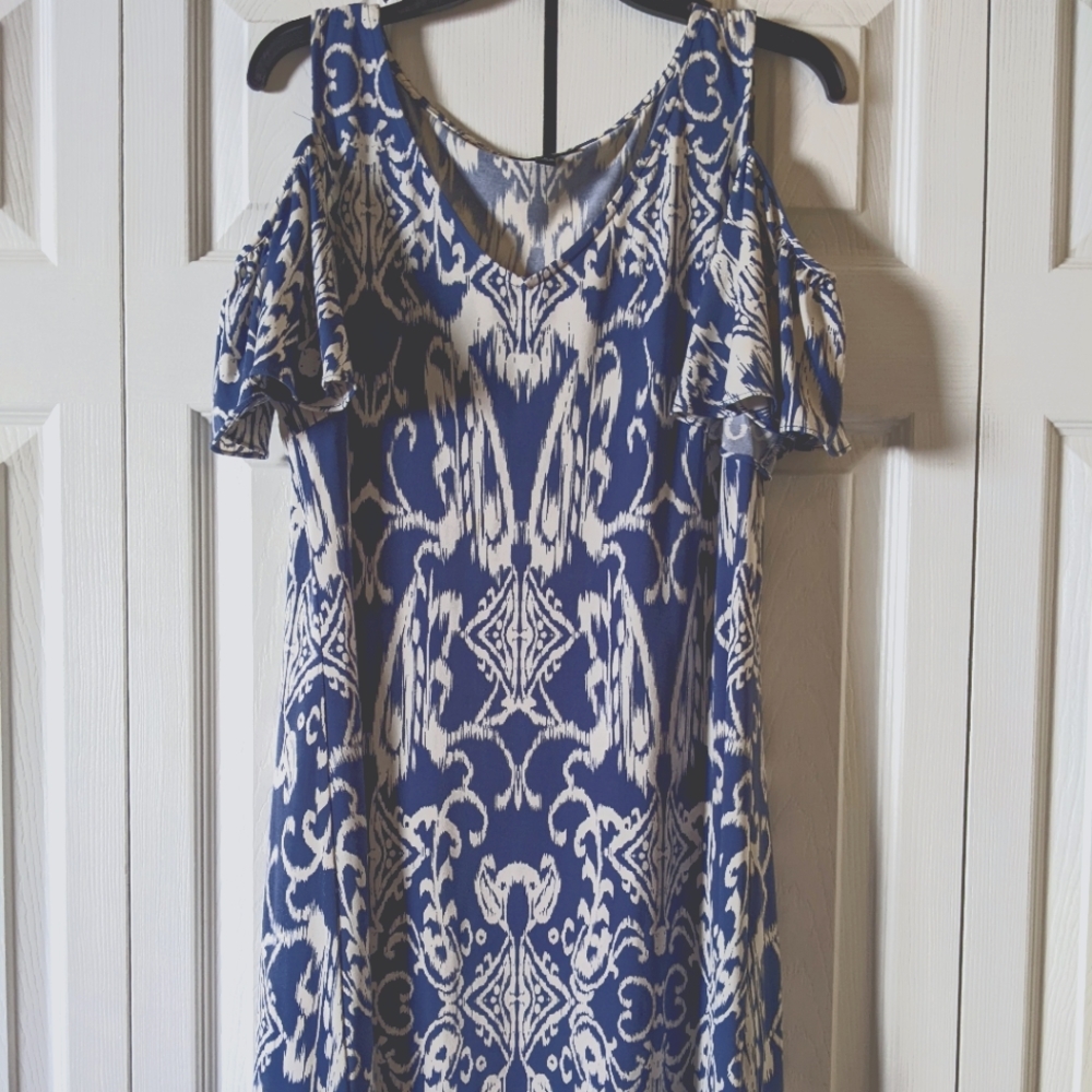 Adorable MSK cold shoulder dress